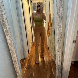 ALO Yoga Camel Flare Pants s cords